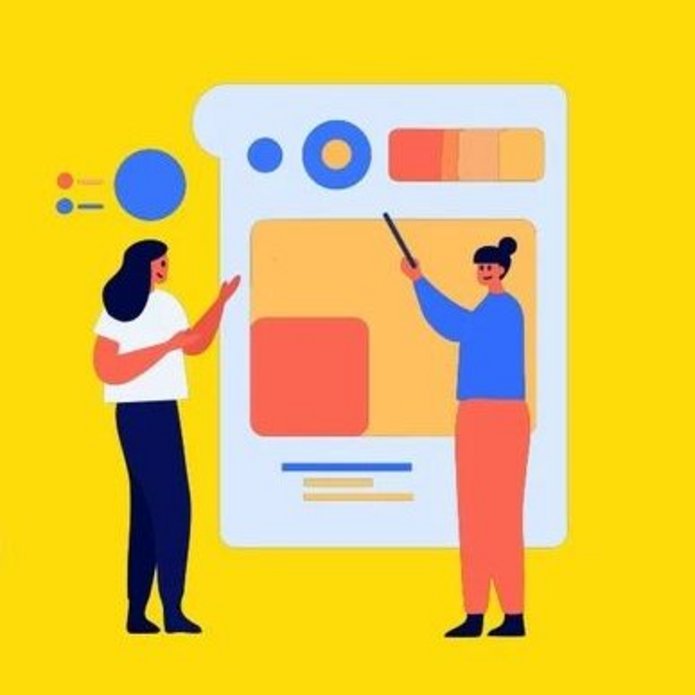 dwie osoby prezentują temat przed tablicą