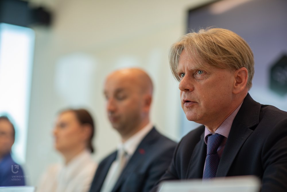 Signing of the agreement between the University of Lodz and SoftArchitect