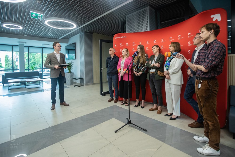 Photo: Bartosz Kałużny, Communications and PR Centre, University of Lodz Participants of the briefing with the media during the final of the University of Lodz Ideathon