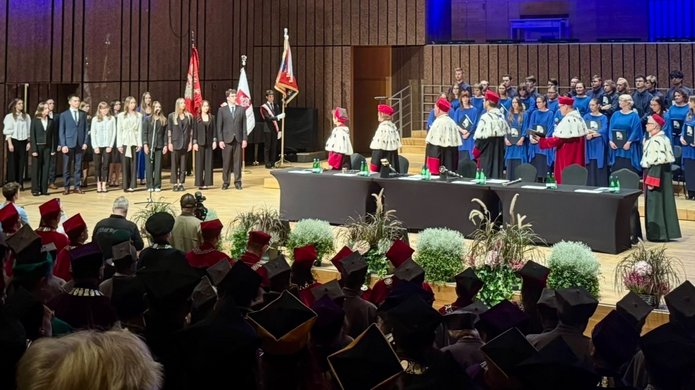 inauguracja roku akademickiego łpa w sali filharmonii łódzkiej